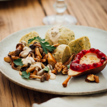 Produktbild fr 'Pilzragout mit Gorgonzola-Birne und Semmelkndel'