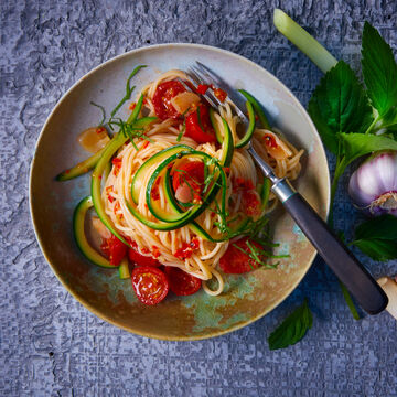 Produktbild fr 'Spaghetti aglio e olio mit Zucchini und Minze'